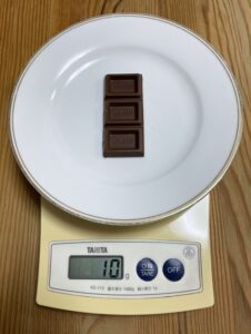 板チョコ1枚は何グラム?明治・ガーナ・森永の板チョコを実際に量って比較
