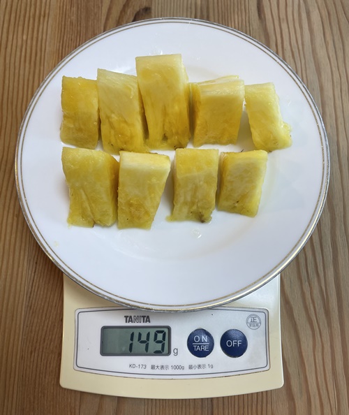 約150g分の一口サイズのパイナップル